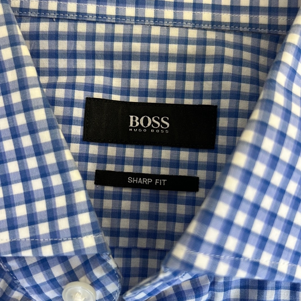 Hugo Boss Button Up Regular Fit - Picture 3 of 5